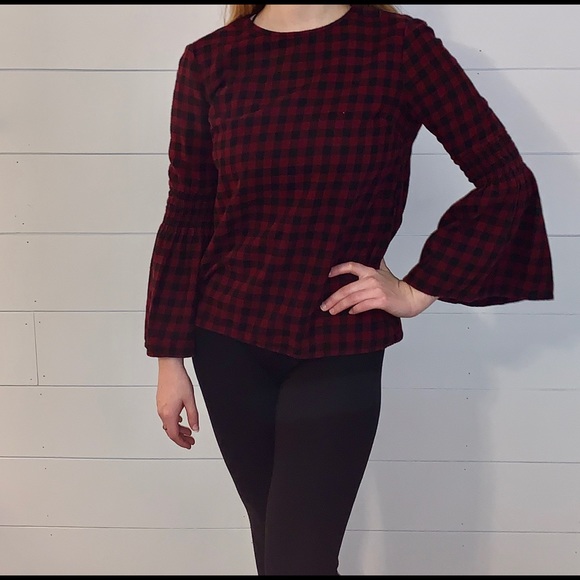 Bell-sleeved plaid long sleeved blouse - Picture 3 of 3